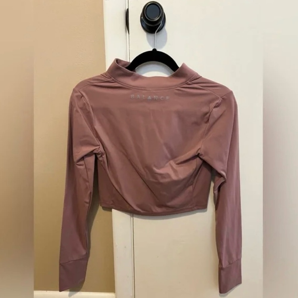 Balance Athletics cropped jacket - Picture 2 of 5